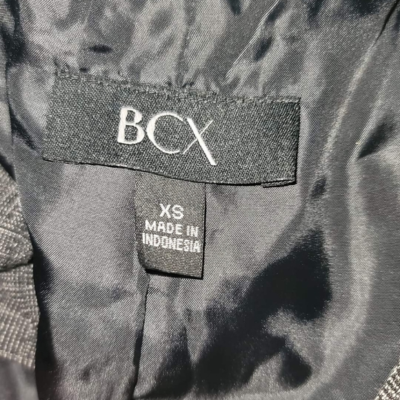 Blazer - Picture 5 of 5